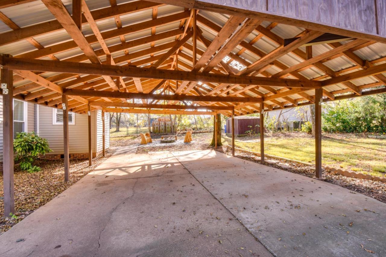 Tranquil Travelers Rest Home With Fire Pit! Εξωτερικό φωτογραφία