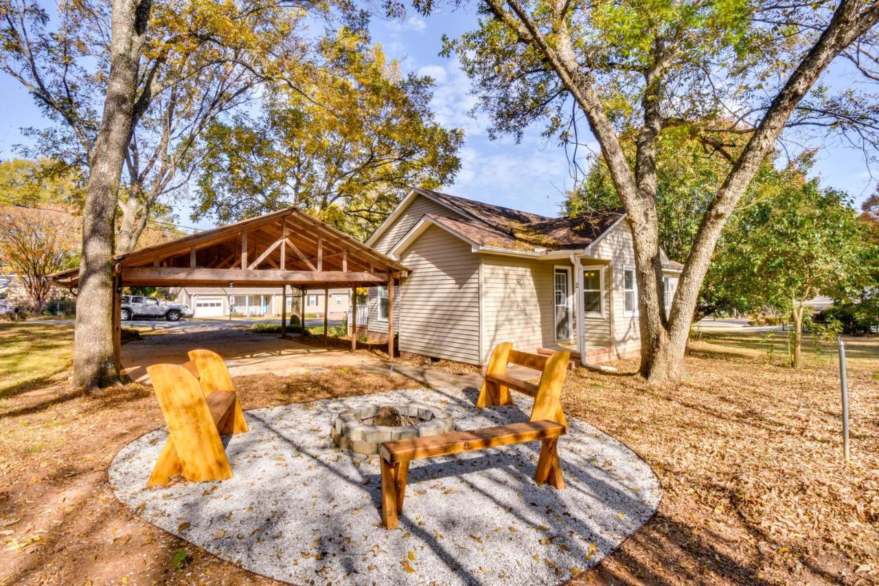 Tranquil Travelers Rest Home With Fire Pit! Εξωτερικό φωτογραφία